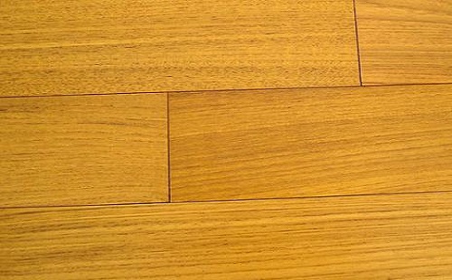 柚木地板.jpg 柚木地板.jpg